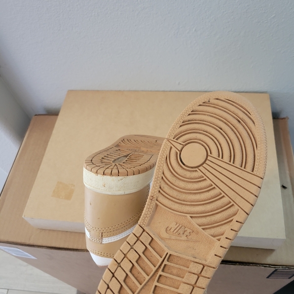 Jordan's 1 Retro High OG (Little Kid) - Picture 5 of 5